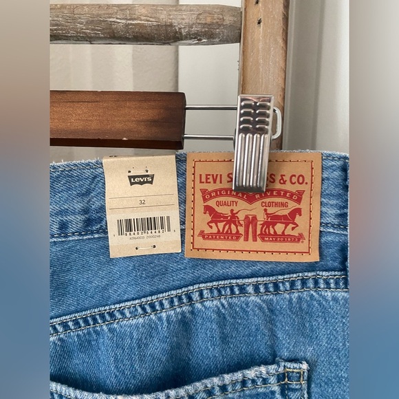 NWT - Levi’s - LOW PRO LIGHTWEIGHT WOMEN'S
JEANS - Size 32 - Picture 14 of 14